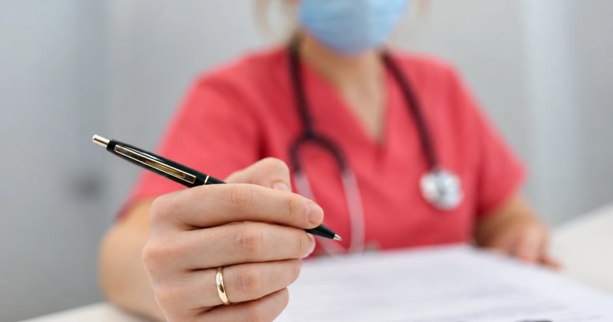Legal Nurse Consultant vs. Nurse Expert Witness: What's the Difference?